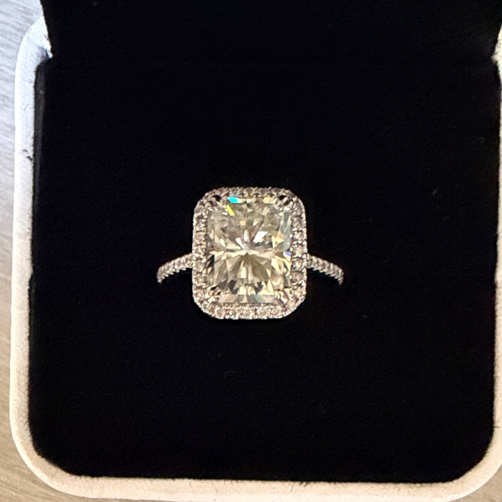 14k Gold Radiant Cut Moissanite Ring with 1/4ct TDW Diamond Pave Halo and Band
